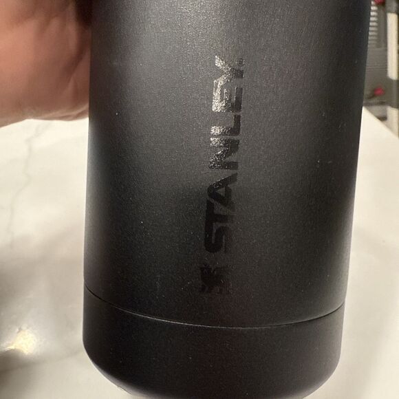 Stanley Ice flow 36 Fl oz Aerolight Color Black New - Picture 2 of 11